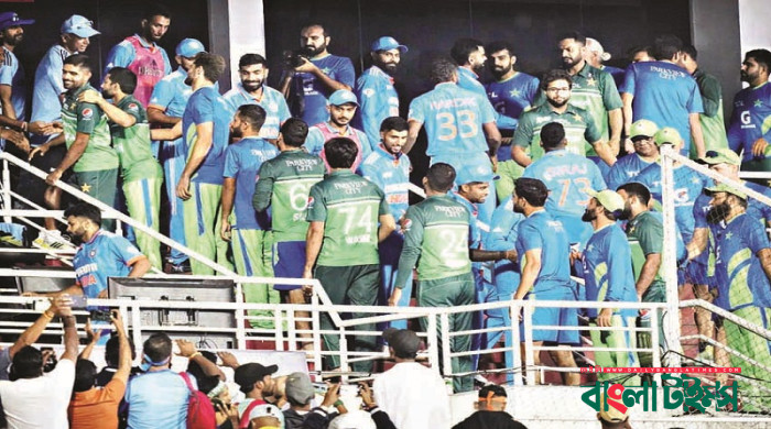 বৃষ্টিতে ভেসে গেল ভারত পাকিস্তান ম্যাচ